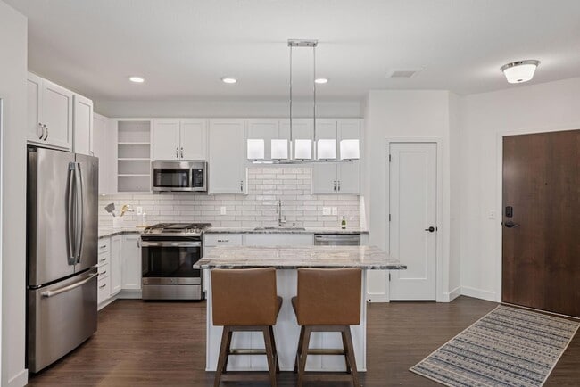 Building Photo - 12610 Ridgedale Dr