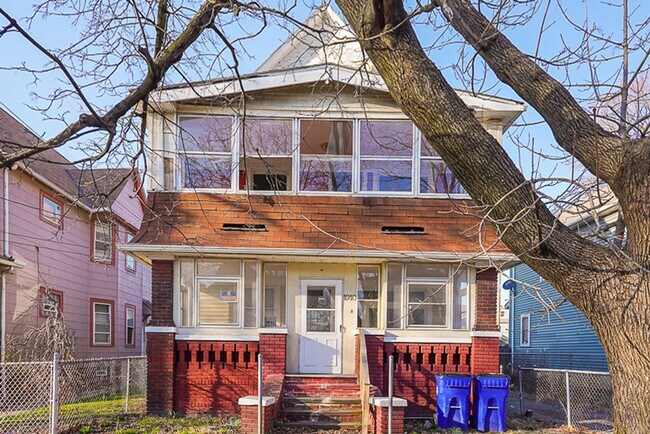 Building Photo - 1910 Corning Ave
