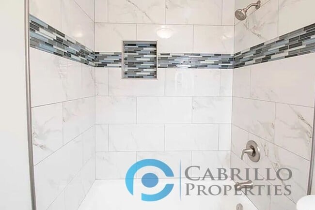 Building Photo - 6311 Inman St