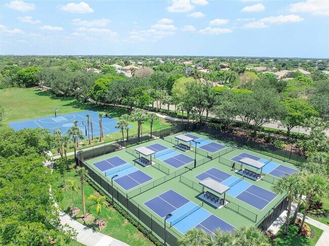 Building Photo - 8215 NW 125th Ln