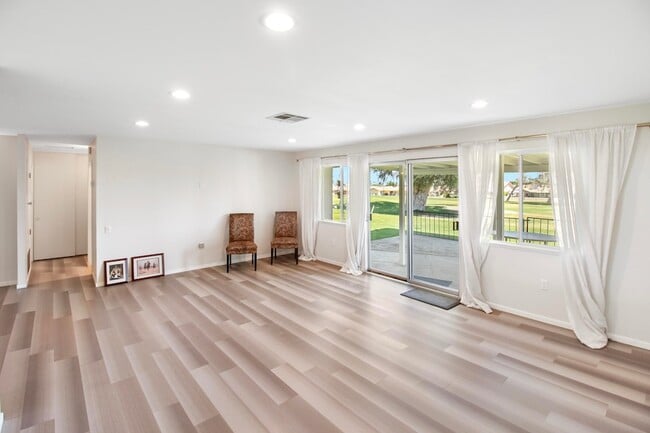 Building Photo - 43480 Illinois Ave