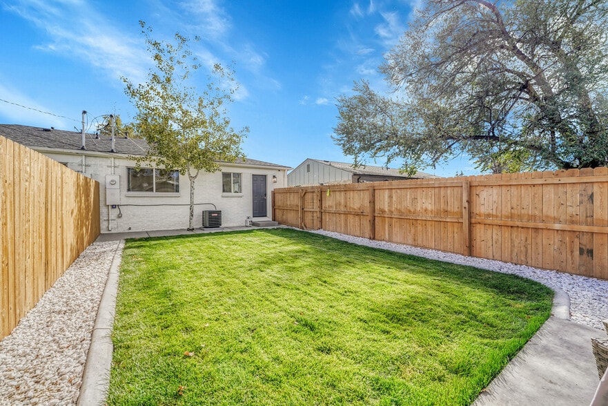 Building Photo - 57 Del Mar Cir