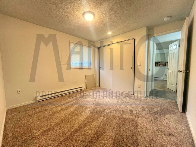 Building Photo - 3624/3626 S Mount Vernon Street Duplex (Lo...