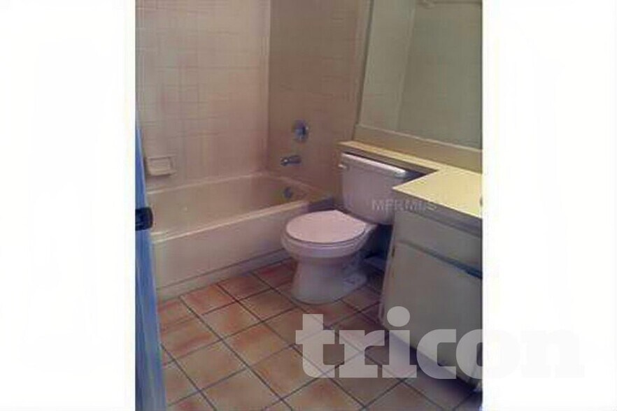 Building Photo - 925 Sandywood Dr