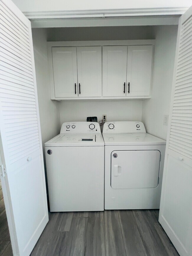 LAUNDRY AREA - 3928 S Normandie Ave