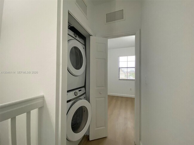 Building Photo - 3538 W 88th Terrace