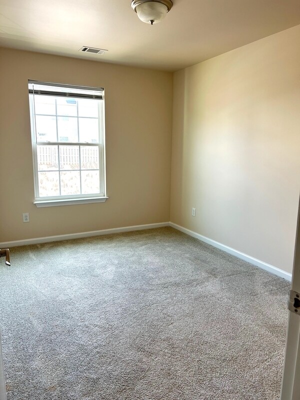 Building Photo - 128 Awendaw Way