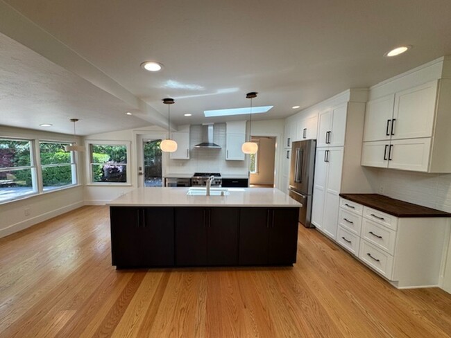Building Photo - Beautiful updated single level Lafayette h...