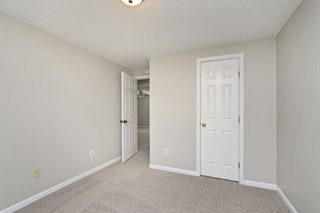 Building Photo - Sweet 4 Bedroom 2.5 Bath Home in Great Fishers Location Within Walking Distance to the Nickel Pla...