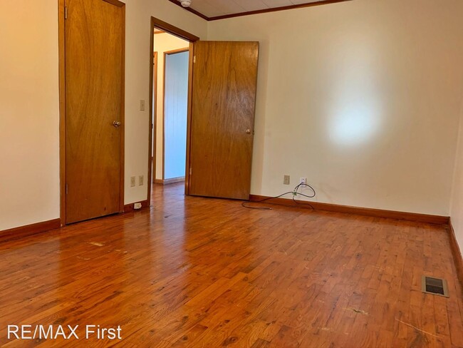 Building Photo - 3 br, 1 bath House - 870 Gilbert St.