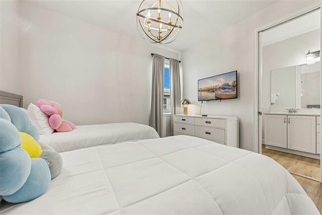 Building Photo - 284 Southfield St