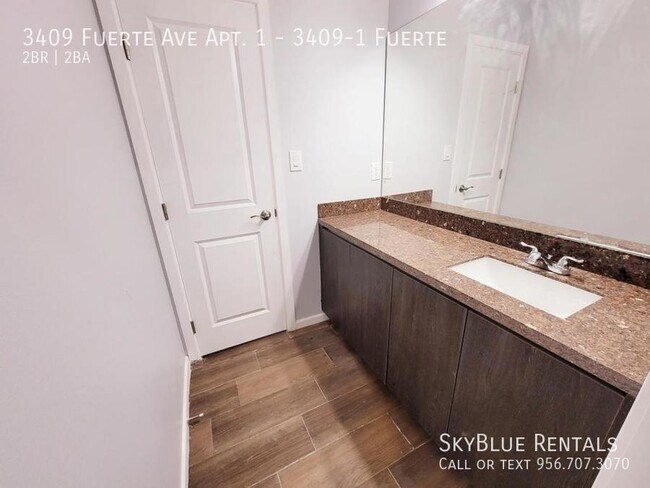 Building Photo - 3409 Fuerte Ave