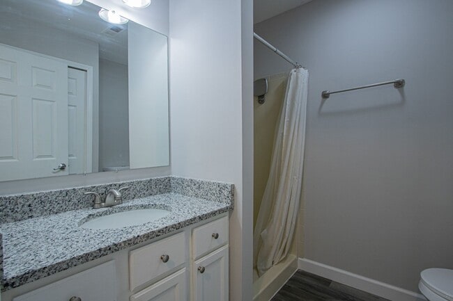 Building Photo - 75 Rosebud Ln