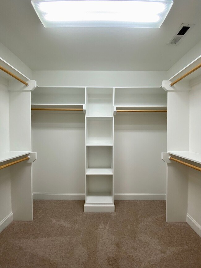 Building Photo - 2024 Jersey Ave