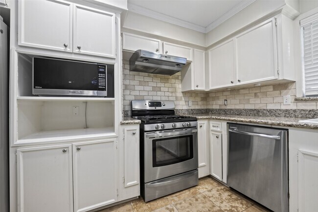 Building Photo - 5310 Indigo St