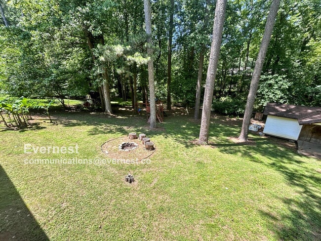 Building Photo - 1584 Camelot Cir