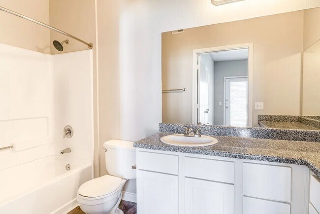 Building Photo - Pet-Friendly 2-Bed with Amenities!
