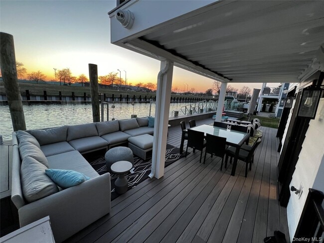 Building Photo - 400 Shore Rd