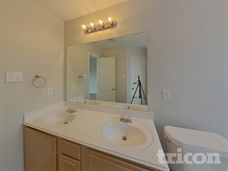 Building Photo - 10221 Dallam Ln