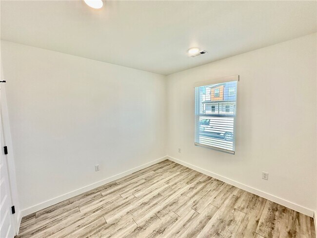 Building Photo - 1101 States Ave