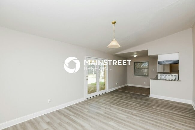 Building Photo - 3 Bedroom Pet-Friendly Home in Irving, TX with Main Street Renewal