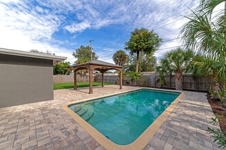 Building Photo - 5823 22nd St W