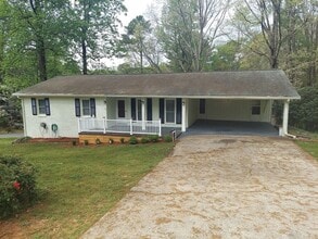 Building Photo - 5571 Four Winds Dr SW