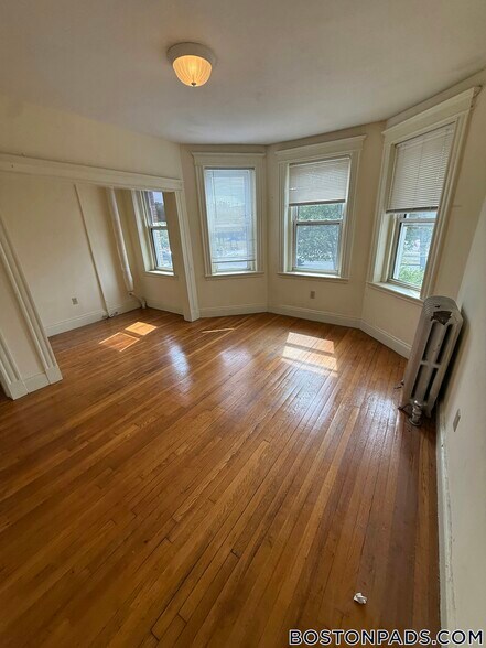 Building Photo - 111 Park Dr