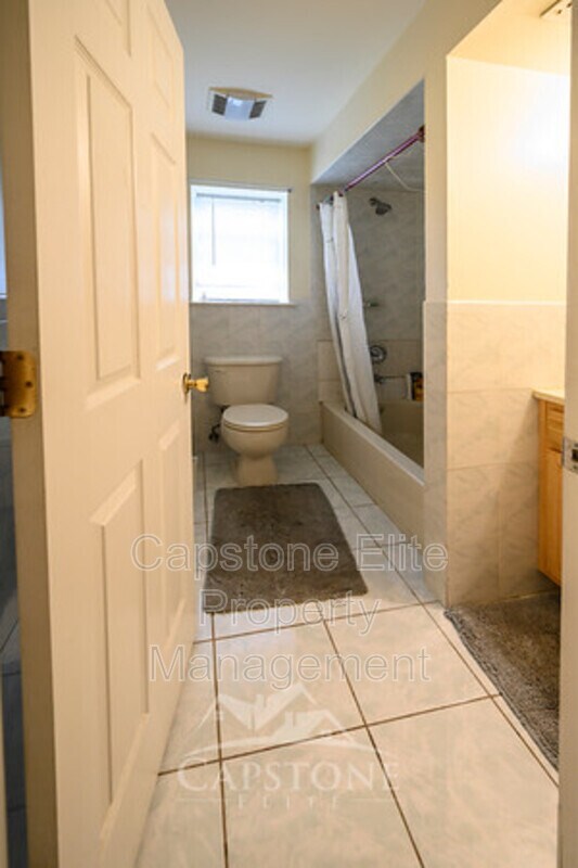 Building Photo - 161-163 Sussex Ave