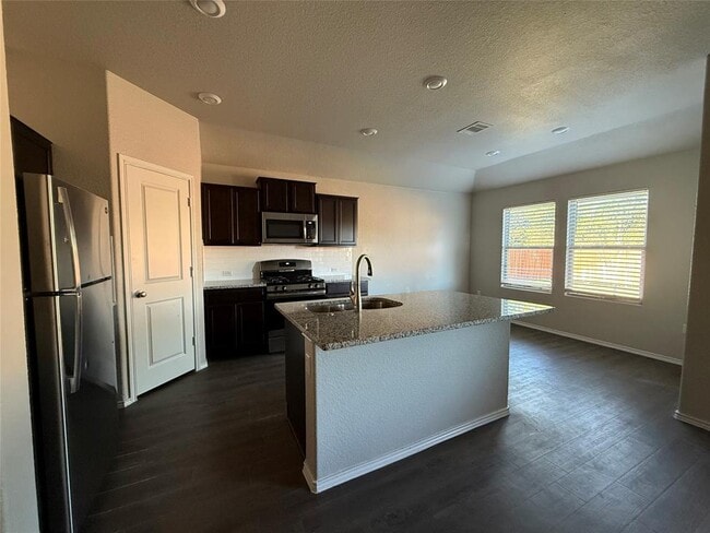 Building Photo - 136 Jackson Blue Ln