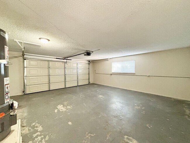 Building Photo - 9472 Wasco Ave