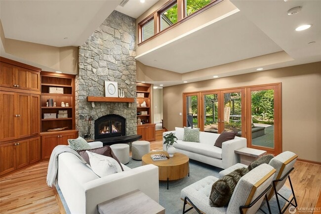 Building Photo - 5bd/4ba Mercer Island Home