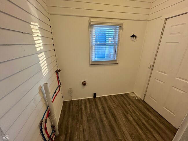 Building Photo - 1134 Lasalle St