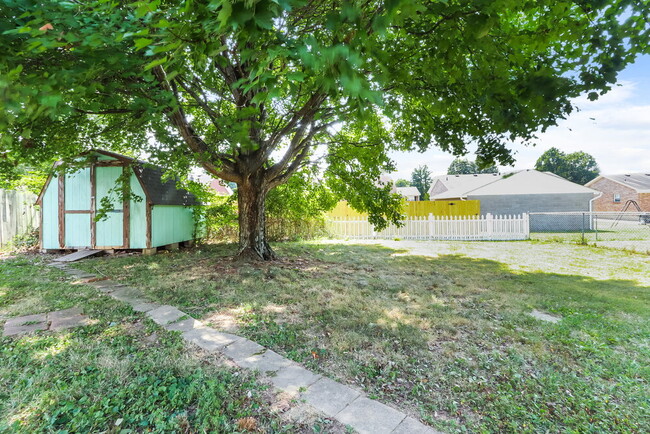 Building Photo - 10411 Pebblestone Cir