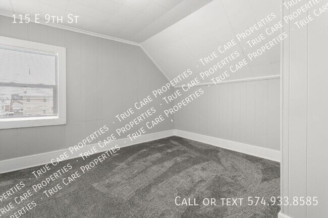 Building Photo - 115 E 9th St