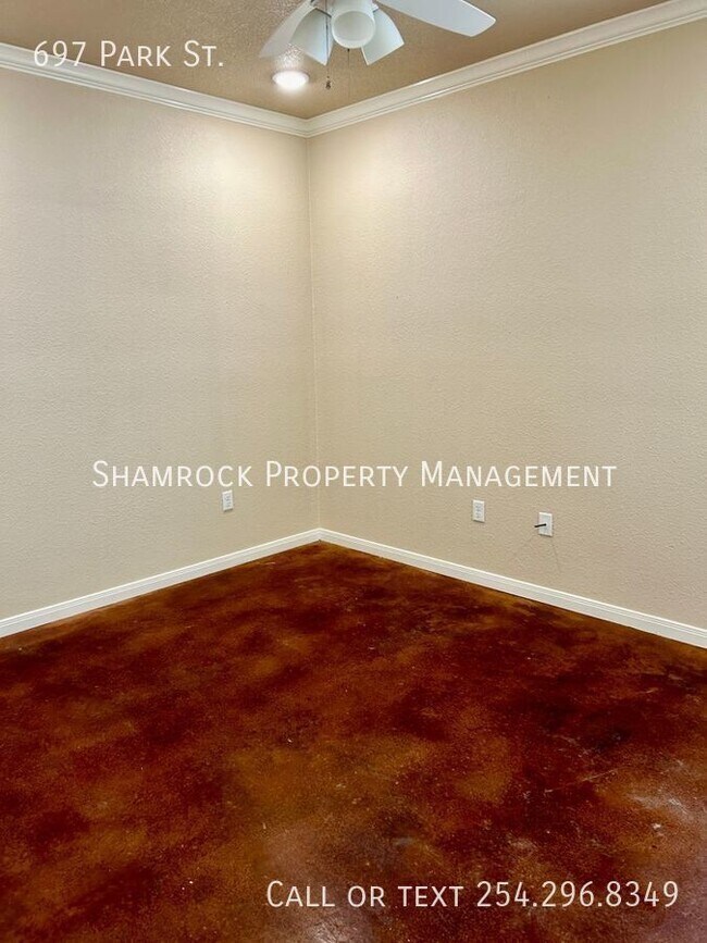 Building Photo - McGregor Springs Square Addition