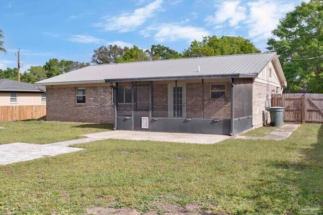 Building Photo - 2325 Merle Cir