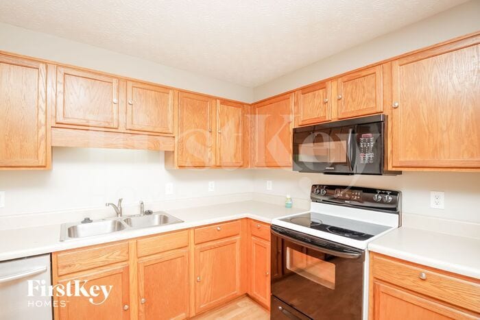 Building Photo - 385 Fairview Oak Pl