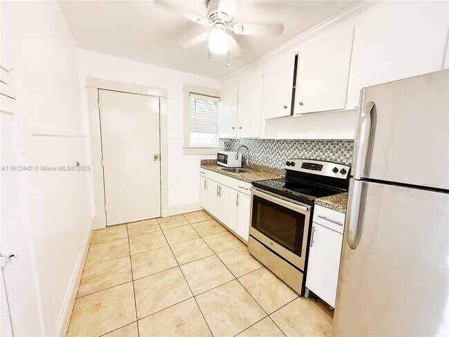 Building Photo - 2153 SW 14th Terrace