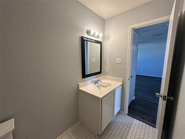 Building Photo - 1744 Hickory Creek Ln