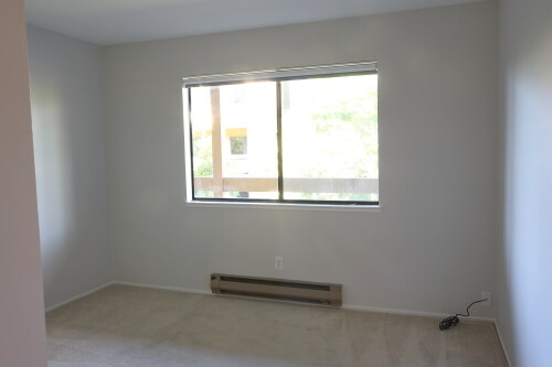 Building Photo - 1051 Beach Park Blvd