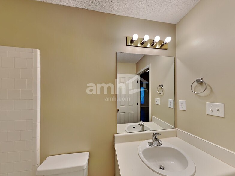 Building Photo - 115 Brookhaven Ln