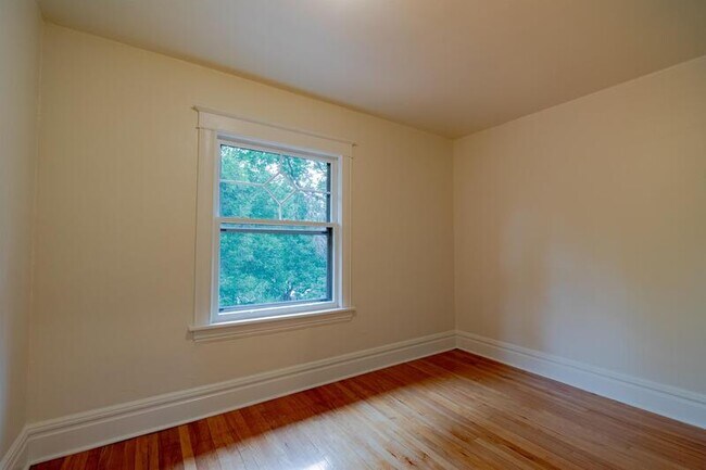 Building Photo - 1207 Clayton St