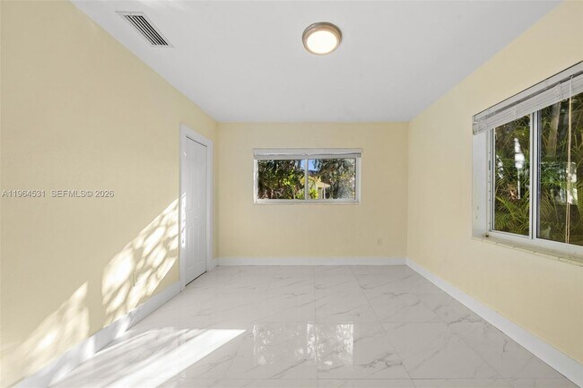 Building Photo - 6851 SW 48th Terrace