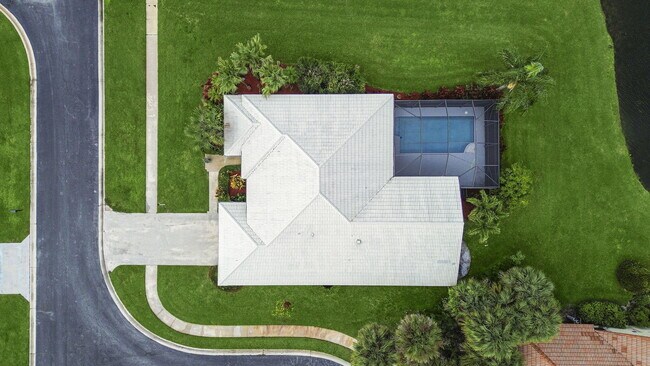 Building Photo - 9070 Cypress Hollow Dr