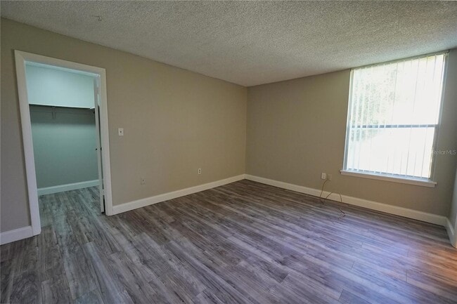 Building Photo - 512 Orange Dr