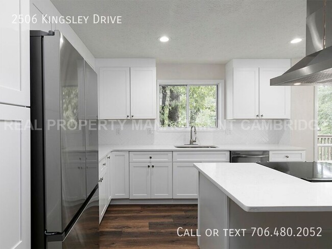 Building Photo - Modern 3 Bedroom 2.5 Bath Ranch Style Home...