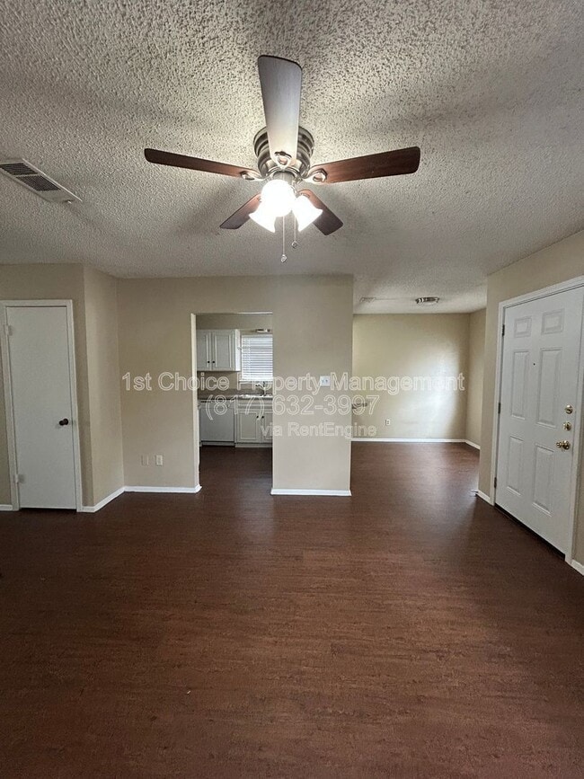 Building Photo - 2212 Viewtop Ln