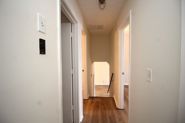 Building Photo - Location! Location! Location! Alpharetta