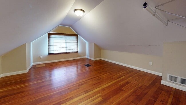 Building Photo - Affordable 4 Bedroom House - Close to U of...